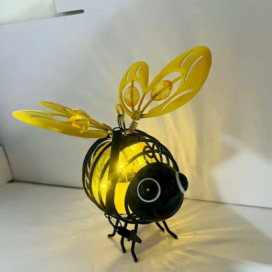 🌙🍃🪴 LIMITED-TIME 50% OFF! Hanging Solar Bee Light – Warm Amber Glow, Flicker-Free, Perfect for Garden Parties, Camping, or Kids’ Rooms – Spread Joy Day and Night 🌞🌜.